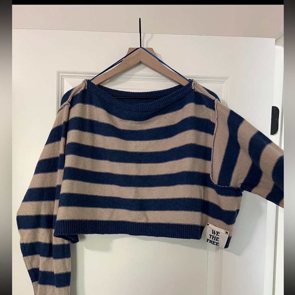 Free People Cropped sweater